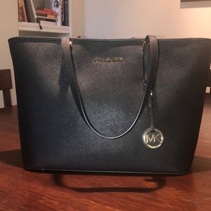 Michael Kors Jet Set Tote